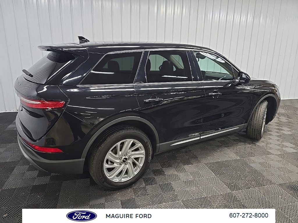 Used 2024 Lincoln Corsair AWD image 3