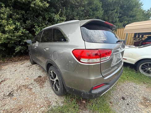 Used 2016 Kia Sorento EX w/ EX Premium Package FWD image 2