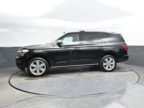 Used 2024 Ford Expedition Platinum image 4