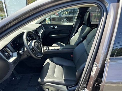 Certified 2025 Volvo XC60 B5 Plus AWD/4WD image 19