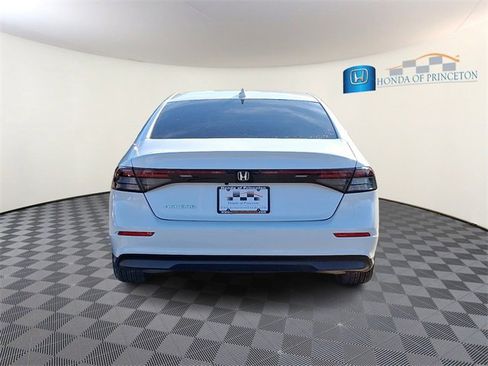 Certified 2023 Honda Accord EX image 5