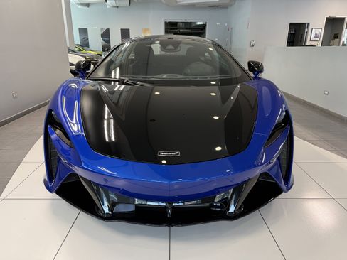 Used 2023 McLaren Artura RWD image 8