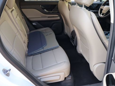 Used 2024 Lincoln Corsair FWD image 17