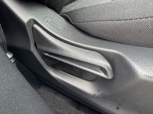 Used 2025 Honda HR-V LX image 27