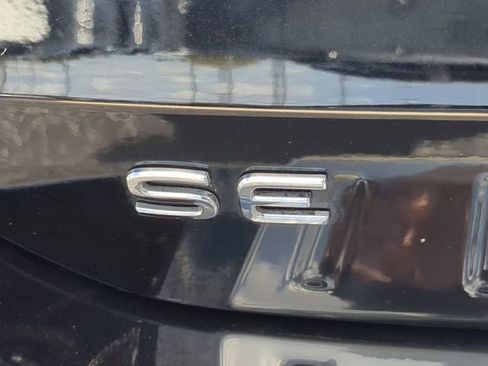 Certified 2023 Volkswagen Taos SE w/ Black Wheel Package image 10