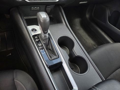 Used 2025 Nissan Altima 2.5 SV FWD image 11