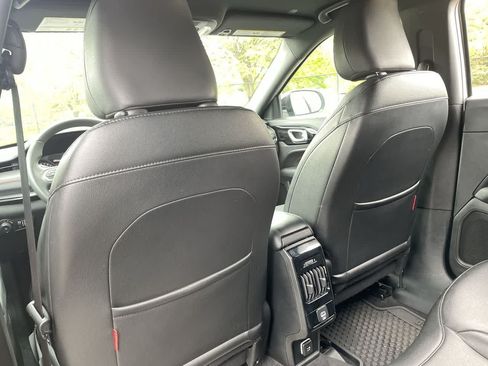 Used 2024 Jeep Compass Trailhawk AWD/4WD image 19