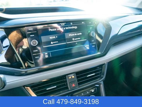 Used 2022 Volkswagen Taos SEL image 18