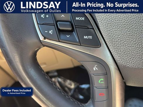 Used 2013 Hyundai Azera w/ Technology Pkg FWD image 20