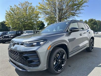 New 2025 Volkswagen Tiguan SE R-Line