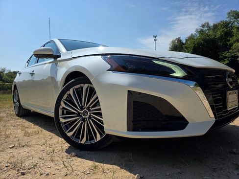 New 2025 Nissan Altima 2.5 SL image 6