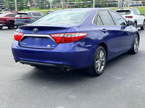 Used 2015 Toyota Camry SE w/ Moonroof Package FWD image 5