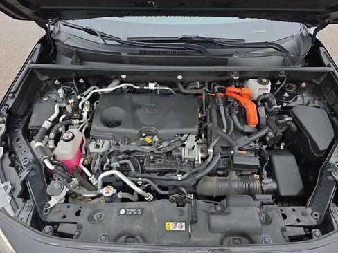 Used 2021 Toyota RAV4 SE w/ Weather & Moonroof Package image 33