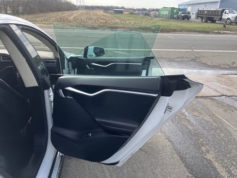 Used 2013 Tesla Model S image 18