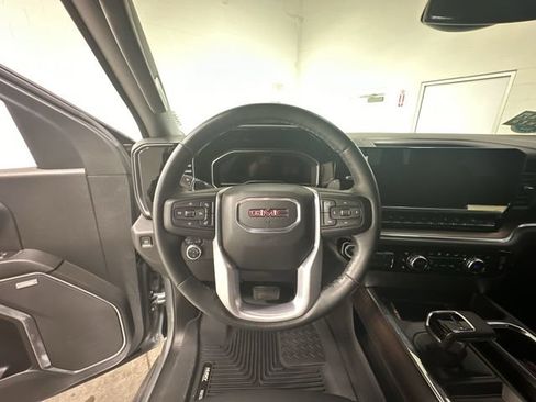 Used 2023 GMC Sierra 1500 SLT w/ SLT Premium Plus Package AWD/4WD image 18