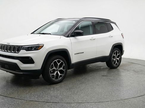 Used 2025 Jeep Compass Limited AWD/4WD image 3