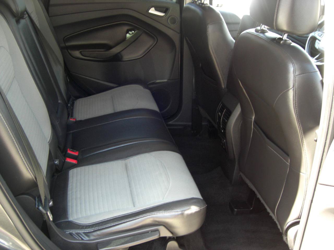 Used 2017 Ford Escape Titanium FWD image 18