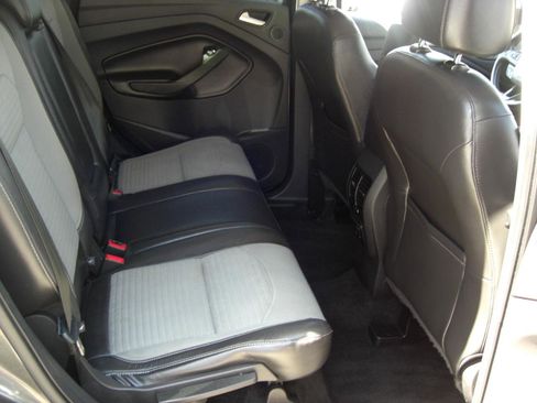 Used 2017 Ford Escape Titanium image 18