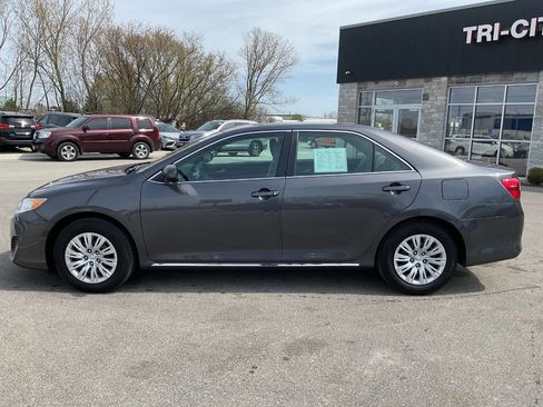 Used 2012 Toyota Camry LE image 3