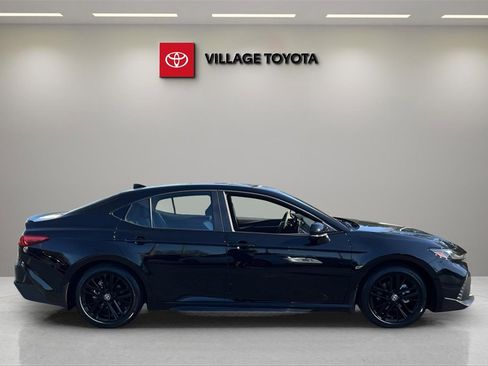 Certified 2025 Toyota Camry Hybrid image 6