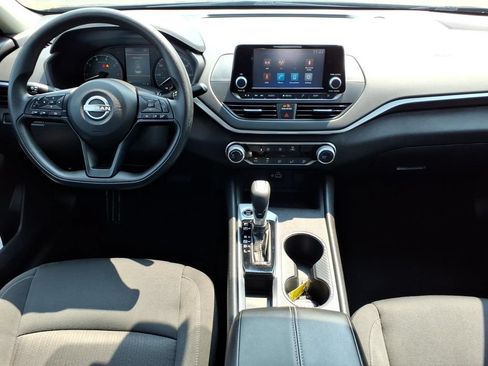 Used 2023 Nissan Altima 2.5 S FWD image 14