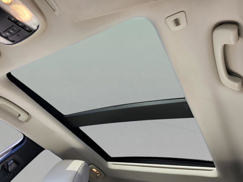 Used 2017 Chrysler 300 C w/ Safetytec Plus Group image 17