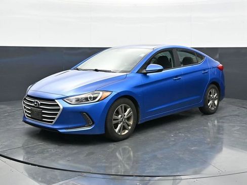Used 2017 Hyundai Elantra Value Edition FWD image 3