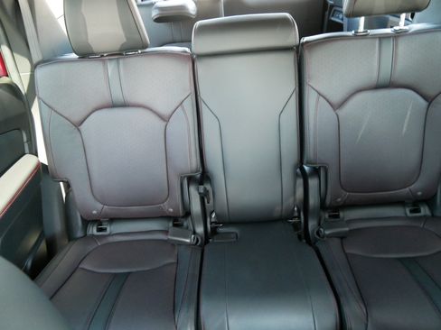 Certified 2025 Honda Pilot Black Edition image 13