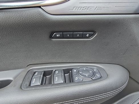 Used 2021 Cadillac XT6 Premium Luxury image 16