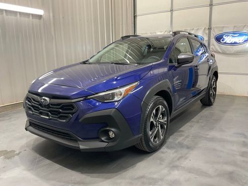 Used 2025 Subaru Crosstrek 2.0i Premium image 3