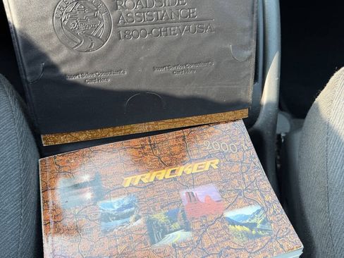 Used 2000 Chevrolet Tracker 4WD w/ Preferred Equipment Group 2 image 22