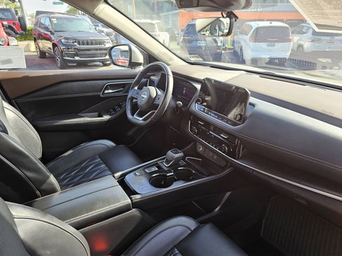 Used 2023 Nissan Rogue Platinum w/ Platinum Premium Package image 27