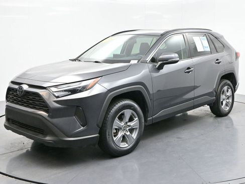 Used 2022 Toyota RAV4 XLE w/ Convenience Package image 3