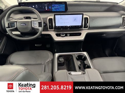 Used 2025 Ford Expedition Active image 23