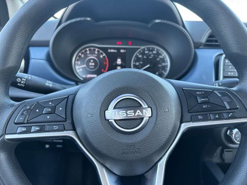 Used 2025 Nissan Versa SV image 25