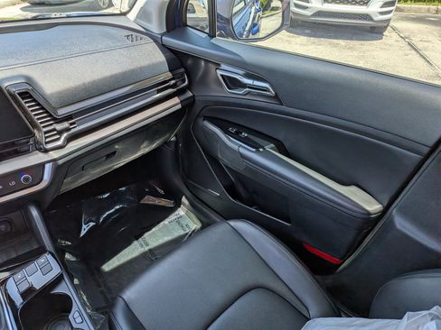 Used 2023 Kia Sportage EX FWD image 18