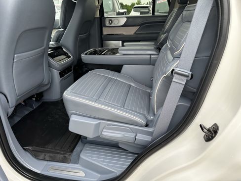 Used 2024 Lincoln Navigator Black Label AWD/4WD image 7