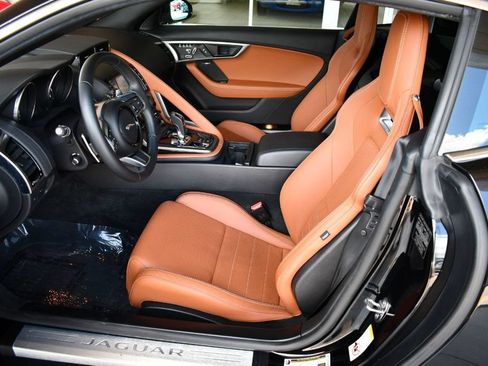 Used 2018 Jaguar F-TYPE Coupe RWD image 14