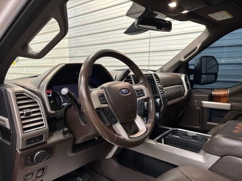 Used 2017 Ford F250 King Ranch w/ King Ranch Ultimate Package AWD/4WD image 14