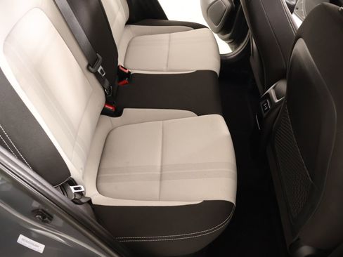Used 2025 Hyundai Venue SEL FWD image 13