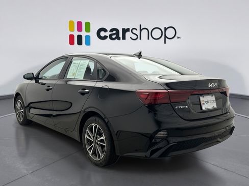 Used 2023 Kia Forte LXS image 3