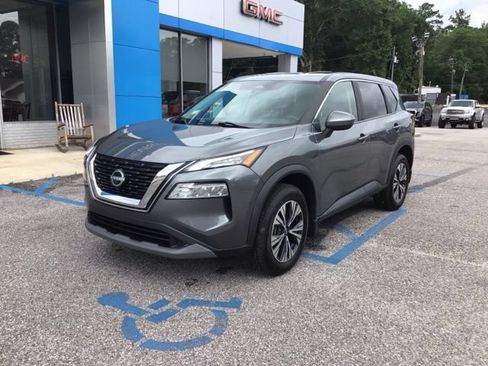 Used 2023 Nissan Rogue SV FWD image 2