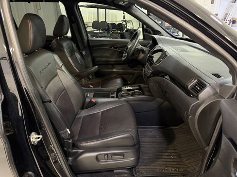 Used 2021 Honda Pilot Black Edition image 14