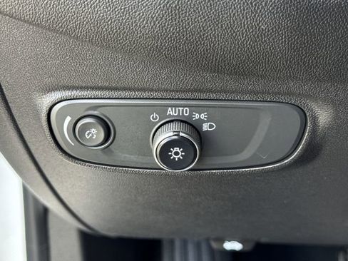 Used 2022 Chevrolet Equinox RS AWD/4WD image 17