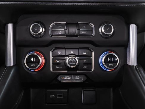 Used 2023 GMC Yukon XL SLE image 15