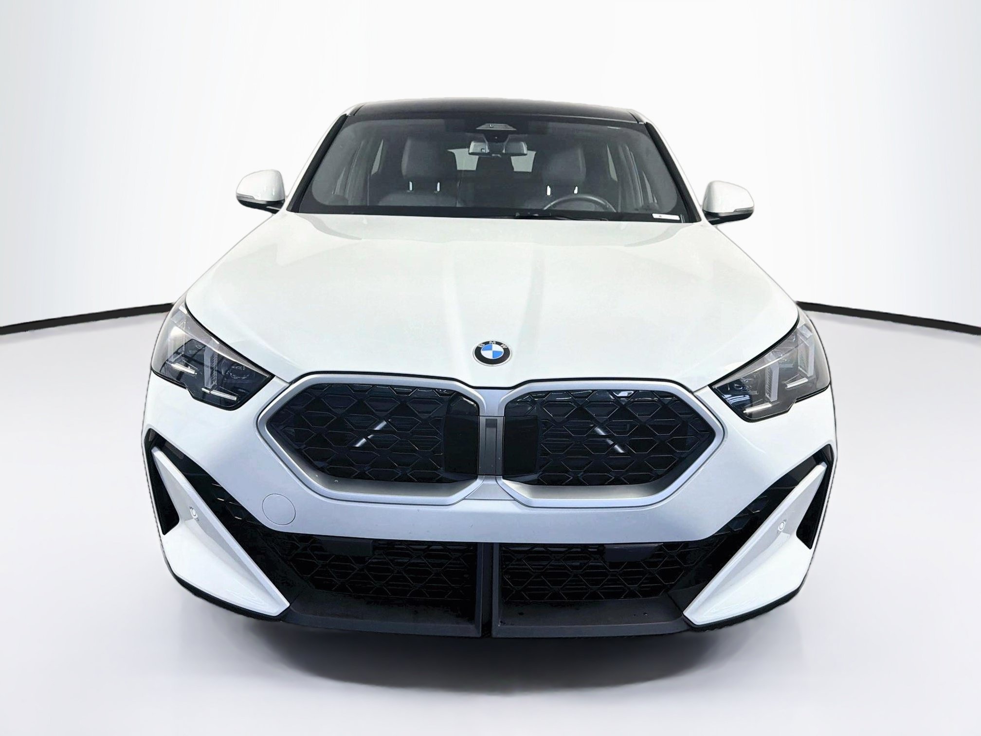 Used 2026 BMW X2 xDrive28i AWD/4WD image 2
