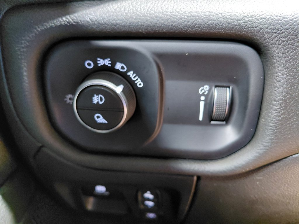 Used 2025 RAM 1500 Big Horn AWD/4WD image 35