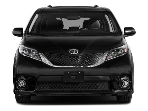 Used 2016 Toyota Sienna SE FWD image 7