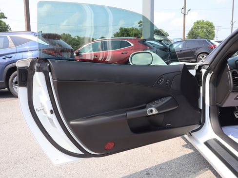 Used 2011 Chevrolet Corvette Grand Sport w/ Preferred Equipment Group RWD image 18