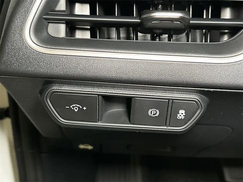 New 2025 Kia K4 LXS image 17